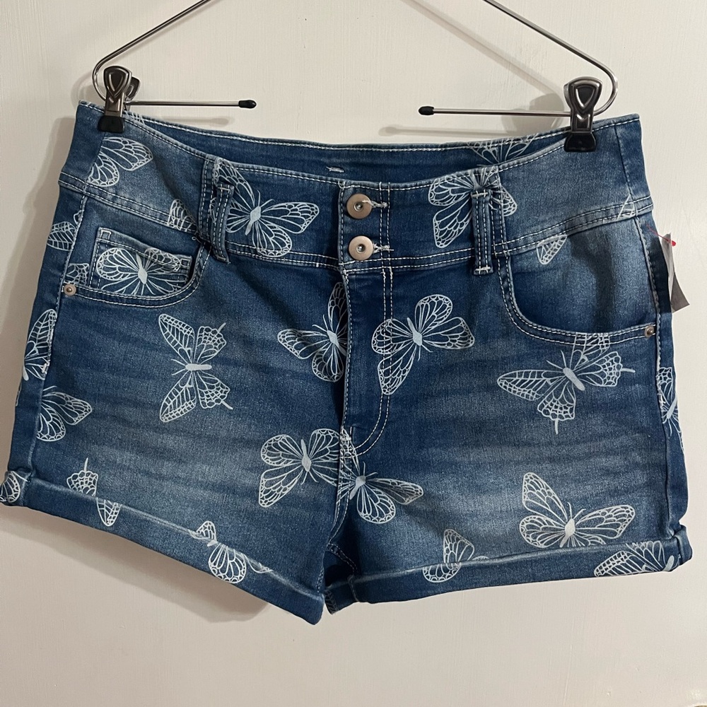🩵 XXL Butterfly Shorts no boundaries shorts - Picture 2 of 11